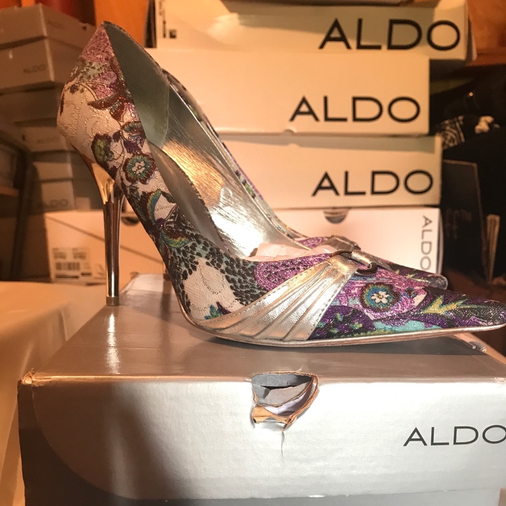 Aldo “Prishtine” silver/purple pointed-toe heels